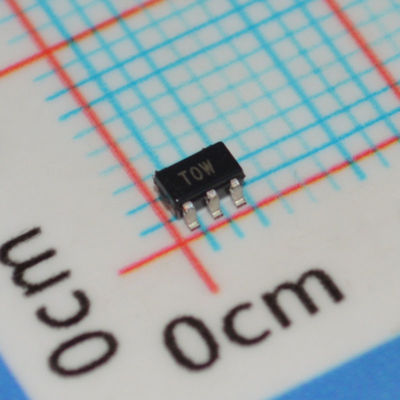 ADT6501SRJZP085RL7 85°C 熱スイッチ ±1°C 精度 2.7V-5.5V SOT-23-5 10μA 低電源 AEC-Q100