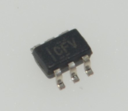 INA214AIDCKR 26V 高精度電流シャントモニタ 100μV オフセット SC70-6 パッケージ 広範囲 2.7-26V 低 85μA IQ 双方向センシング - バッテリー/電源管理に最適