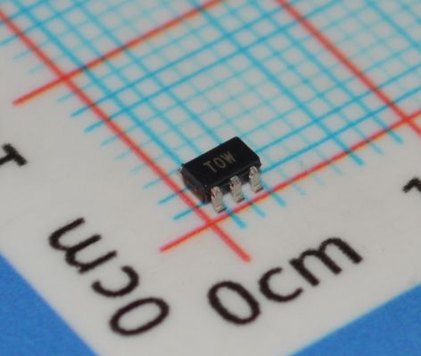 ADT6501SRJZP085RL7 高精度85℃温度スイッチ ±0.5℃精度 2.7V-5.5V電源 6μA超低消費電力 オープンドレイン出力 SOT-23パッケージ IoT/ポータブルデバイス向け