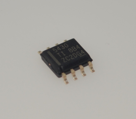 TPS5430DDAR 3A 5.5-36V ワイド入力ステップダウン変換器 500kHz スイッチング 高効率 (95%まで) 内補償電源 良い信号 熱/UVLO 保護 SOIC-8 パッケージ