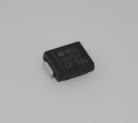 超高速 75ns STTH4R02SY 4A 200V 電源調整器 非常に低 Vf and Qrr 高気温操作 AEC-Q101 合格 ハロゲンフリー ESD 頑丈 DPAK パッケージ