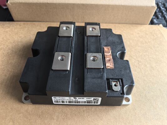 FZ2400R17HP4B2 1700V 2400A HiPerFET 4 IGBT モジュール 高電源密度 低VCE (sat) 急速スイッチング 高周波 堅牢なSOA 産業用ドライブとUPS