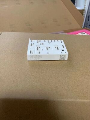 35ACC12F4V1 12V 3.5A 自動車用 PNP トランジスタ 低 VCE (sat) 250mV 高電流増強 SOT-223 パッケージ AEC-Q101 車両の負荷切り替えとモーター制御に適格