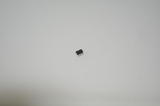 TLV6001IDBVR 1.8Vから5.5V 鉄道対鉄道 オプアンプ 低電源 10μA 1kHz GBW マイクロSOT-23 パッケージ バッテリー駆動センサーと携帯機器用