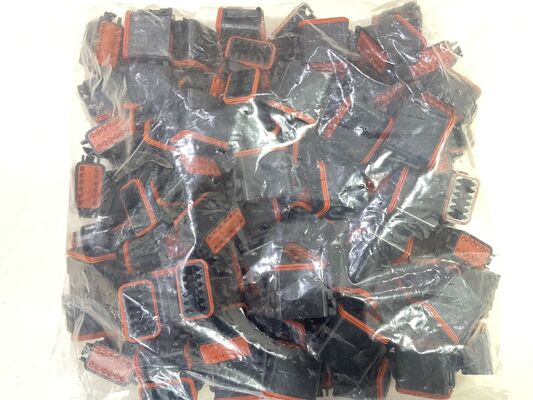 DT06-12SB 12 位置 4.19mm ピッチ 自動車コネクタ ブラック 容器 クリップハウジング ウェッジロック 統合ロック IP68 密封 13A 厳しい環境のワイヤリング