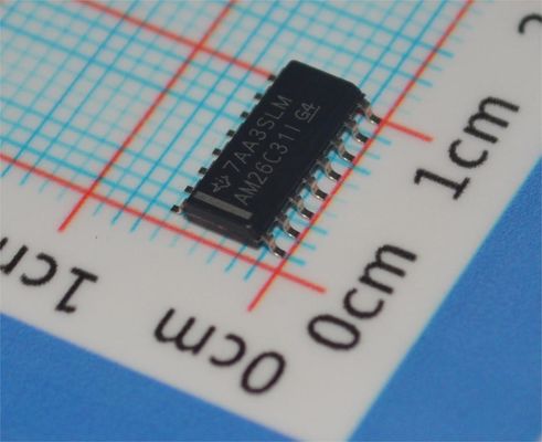AM26C31IDR 3V-5.5V RS-422 ドライバー 32Mbps ±15kV ESD 8ns スキウ SOIC-16 -40°Cから+85°C