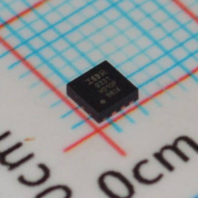 IRFHM9331TRPBF 30V デュアル N+P MOSFET 5.3A/3.7A 0.045Ω/0.075Ω Rds(on) DFN-10 175℃ AEC-Q101