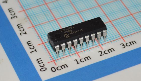 PIC16F54-I/P 8ビットRISC MCU 20MHz 512x12フラッシュ 25B RAM 12 I/O DIP-18 2-5.5V -40°C～125°C 低消費電力 <2mA