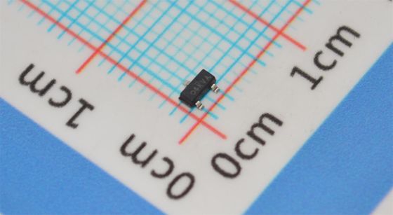SI2333DDS-T1-GE3 20V PチャネルMOSFET 4.1A連続電流 0.045Ω Rds ((オン) 1.8V ロジックレベルドライブ TO-236-3 SC-59 SOT-23-3 -55°Cから+150°C AEC-Q101 資格