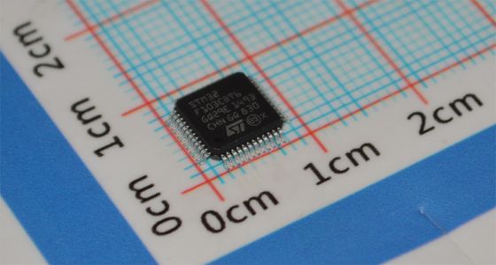 STM32F103CBT6 72MHz Cortex-M3 MCU 128KB フラッシュ 20KB RAM 2x12ビットADC 3xUSART USB/CAN LQFP-48 2.0-3.6V -40°C～+85°C 産業グレード性能