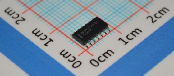 TL064IDR クアッド低騒音JFET オプアンプ 1MHz帯域幅 ±18V供給 5pA 入力バイアス 10mVオフセット SOIC-14 -40°C〜+125°C 工業級