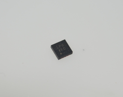 ADM7170ACPZ-3.3-R7 3.3V 2A LDOレギュレータ 1.8-6.5V入力 1μV RMSノイズ 75dB PSRR LFCSP-8 -40°C～+125°C AEC-Q100