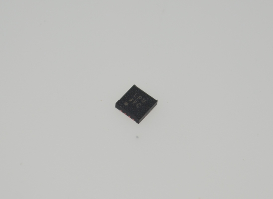 ADM7170ACPZ-3.3-R7 3.3V 2A LDOレギュレータ 1.8-6.5V入力 1μV RMSノイズ 75dB PSRR LFCSP-8 -40°C～+125°C AEC-Q100