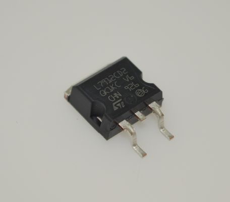 L7912CD2T-TR -12V 固定出力電圧レギュレータ、1.5A 電流、熱および短絡保護、広い入力範囲 (-35V)、低ドロップアウト、TO-263 パッケージ