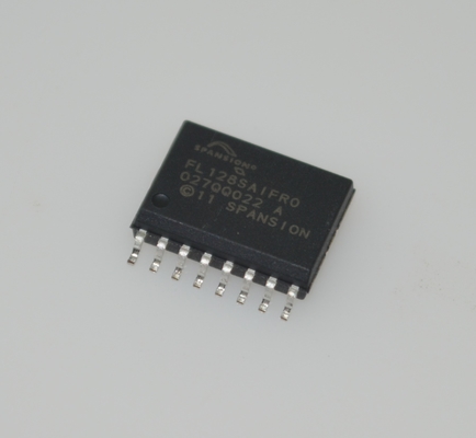 S25FL128SAGMFIR01 128Mb SPI NORフラッシュ 104MHzクロック 100K消去サイクル 20年データ保持 2.7～3.6V SOIC-16 -40℃～+85℃
