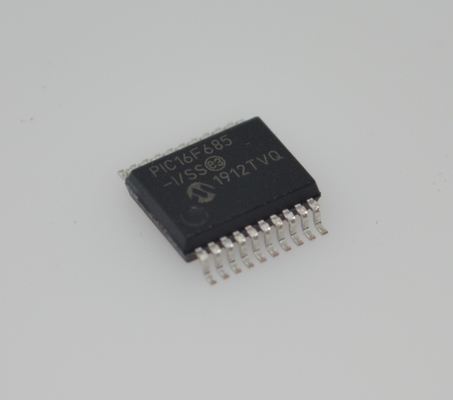PIC16F685-I/SS 8ビットフラッシュ MCU 20MHz スピード 3.5KB メモリ 256B EEPROM 12x10ビット ADC 25 I/O ピン 幅2.0-5.5V 範囲 産業用 -40°C から +85°C SSOP-20 パッケージ 埋め込み制御