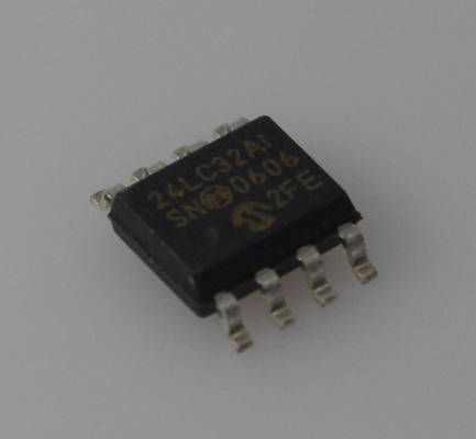 24LC32A-I/SN 32K I2C EEPROM 400kHz スピード 1M 書き込みサイクル 2.5-5.5V 範囲 64バイト ページ 産業用グレード 低電力 RoHS 対応 コンパクト SOIC-8 パッケージ