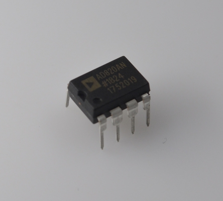AD820ANZ 精度 5MHz オプアンプ シングル/ダブル供給 (±18V) 低電源 1.3mA 鉄道対鉄道出力 広範囲温度 -40°C~+125°C 工業および自動車用