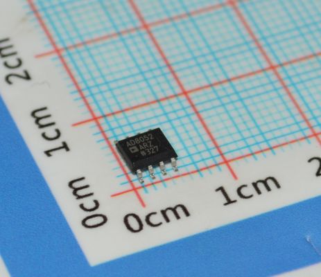 AD8052AR 高速300MHz オプアンプ 低ノイズ 4.5nV/√Hz 5V 動作 鉄道から鉄道への出力 低歪みと 160mA ビデオ/ADC バッファの出力ドライブ
