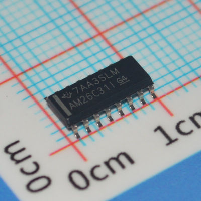 AM26C31IDR 高速32Mbps RS-422/RS-485 ディファレンシャルドライバ 4チャンネル ±15kV ESD 保護 幅3Vから5.5V 供給 -40°Cから+125°C 低電力・産業用