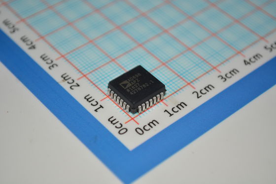 AD698APZ LVDT信号コンディショナー ±12V～±15V動作 20kHz帯域幅 0.25%直線性 シングル/デュアル電源 産業用温度範囲 位置検出およびモーションコントロール用