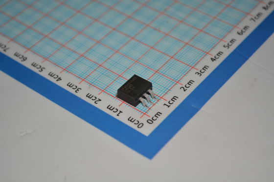 LM1085ISX-3.3 3.3V 固定 3A出力 低脱出 (1.5V) 熱電流保護 TO-263 パッケージ 4.75V-15V 入力 急速応答 産業温度 (-40°C ~ +125°C)