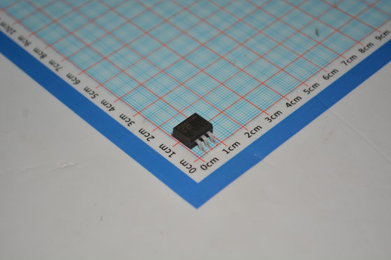 LM1085ISX-3.3 3.3V 固定 3A出力 低脱出 (1.5V) 熱電流保護 TO-263 パッケージ 4.75V-15V 入力 急速応答 産業温度 (-40°C ~ +125°C)