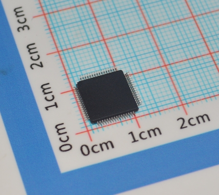 LPC2131FBD64/01,15 ARM7 MCU 32 ビット RISC コア 64KB フラッシュ 16KB RAM 60MHz スピード USB 2.0 2x UART 64-LQFP -40°C から +85°C 工業グレード