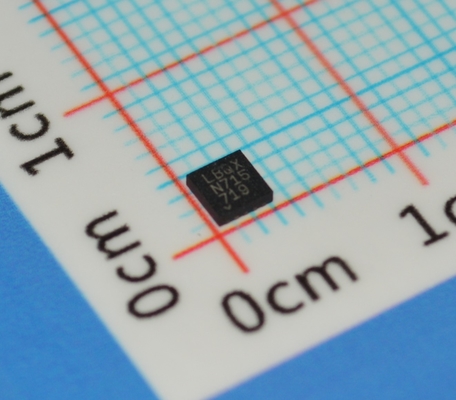 LTC3454EDD#PBF 高効率 1.5A バックブーストコンバータ、2.7-5.5V 入力、92% ピーク効率、I²C制御、低ノイズ、2.5µA シャットダウン、小型 3mm x 3mm DFN パッケージ