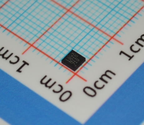 LTC3454EDD#PBF 高効率 1.5A バックブーストコンバータ、2.7-5.5V 入力、92% ピーク効率、I²C制御、低ノイズ、2.5µA シャットダウン、小型 3mm x 3mm DFN パッケージ