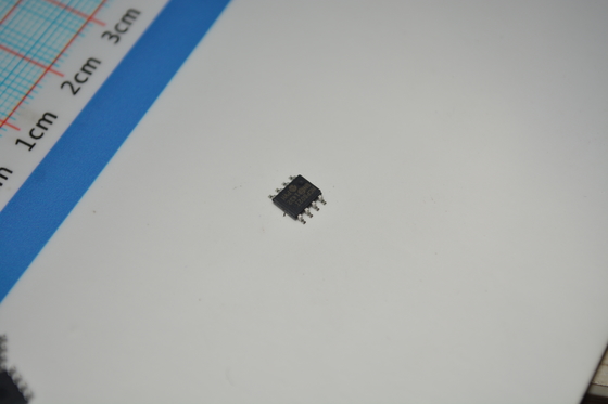 MCP602-I/SN 2.7V-6V デュアルオプアンプ 10MHz帯域幅低 1.8mA 電流 鉄道対鉄道 I/O 3V/5V 動作と 8-ピン SOIC パッケージ