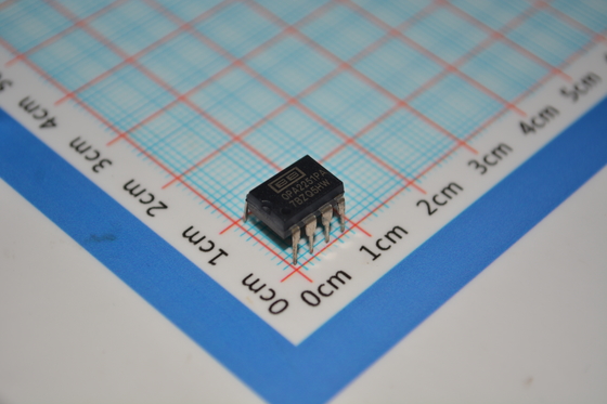 OPA2251PA 10MHz帯域幅の精密デュアルオプアンプ 低 0.5μV/°C 漂流 1.1μVpp 騒音 鉄道対鉄道出力 ±2.25V~±18V 供給と8ピンDIPパッケージ