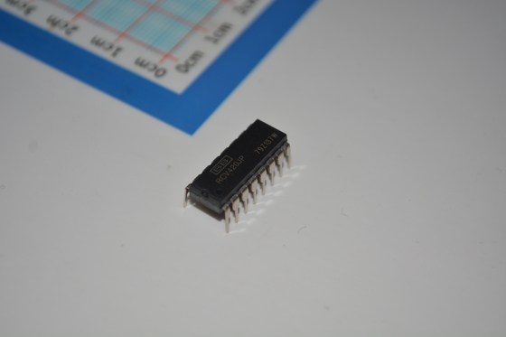 RCV420JP 精密度4-20mAループ電源受信機 0.1%精度 電圧出力オンチップ参照 堅牢な産業システムのための超低漂流とノイズ