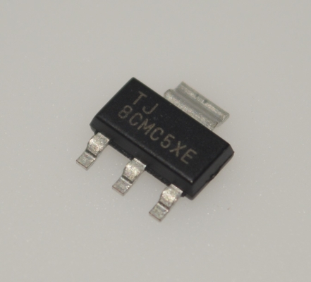 TLV1117LV33DCYR 800mA LDO 3.3V固定出力 1%精度 低ドロップアウト電圧 過電流および熱保護 -40°C～125°C セラミックコンデンサで安定 SOT-223パッケージ