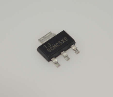 TLV1117LV33DCYR 800mA LDO 3.3V固定出力 1%精度 低ドロップアウト電圧 過電流および熱保護 -40°C～125°C セラミックコンデンサで安定 SOT-223パッケージ