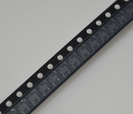 LMH1981MTX/NOPB ビデオシンクロジェネレーター 3.3V 動作 ±20ps ジッター・ゲンロック&フリーラン HD/SD オート検出 10-ビット DAC インダストリアルテンプ -40°Cから85°C 14-TSSOP パッケージ