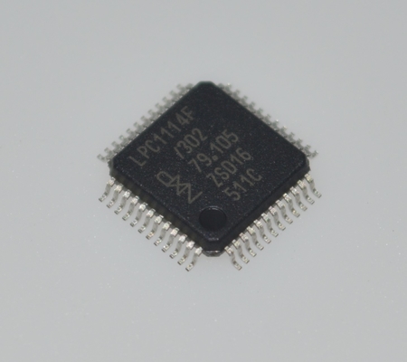LPC1114FBD48/302 ARM Cortex-M0 32ビット MCU 50MHz CPU 32KB フラッシュ 8KB SRAM 12ビット ADC 42 GPIO UART/SPI/I2C 低電源 < 1μA ディープスリープ