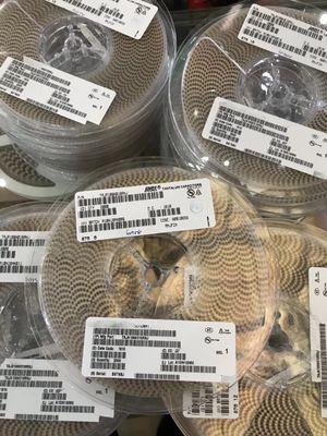 TAJA475K010RNJ 4.7μF 10V タンタルコンデンサ 10%許容差 1310ケース 低ESR 高信頼性 AEC-Q200準拠 広温度範囲 車載および産業用途向け