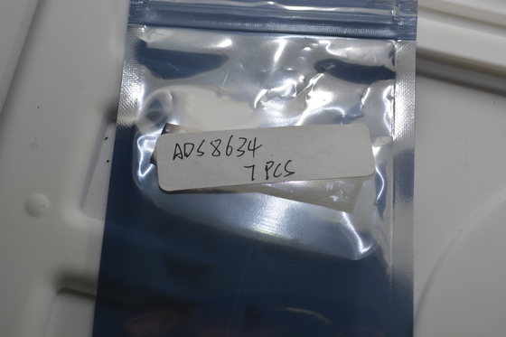 精密 ADS8634SRGER 16-bit 解像度 4-Ch 入力 超低電源 SPI 通信 2.7-5.5V チップ上での供給 コンパクト 24-QFN 工業用