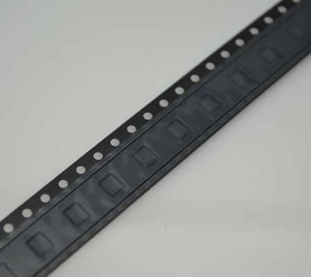 TPS63070RNMRバックブーストコンバータ 2.5-12V入力 2Aスイッチ 96%効率 1.8-5.5V調整可能出力 パワーセーブモード 25μA IQ 強制PWM 3x3mm QFNパッケージ