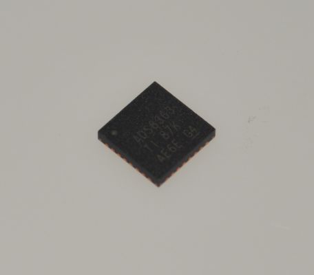 ADS8363SRHBR ADC 16ビット分解能 500kSPS スループット 6チャンネル同時サンプリング 低消費電力 (85mW) パラレルインターフェース ±2.5V バイポーラ入力 内部リファレンス 64ピン QFPパッケージ