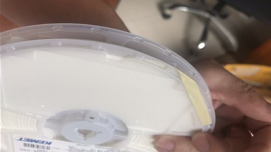 C0603C221J5GACTU 220pF 50V C0G/NP0 0603 MLCC 5%の許容度 超安定性能 高周波低損失 -55°Cから+125°Cの範囲とRoHS適合性