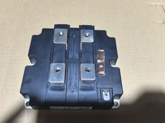 FD1200R17HP4-K_B2 1700V/1200A IGBT モジュール プレスフィット技術 低 VCE (衛星) 高速切り替え 低損失 孤立ベースプレート NTCセンサー 牽引と重力駆動のための工業グレード