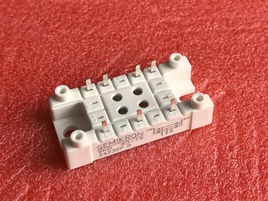 SKD83 16 1600V 83A ダブルダイオードモジュール 超低電圧前向き 急速な軟復元 高電波 高い電流 頑丈な隔離 EconoDUAL3 パッケージ 重用直線器と工業溶接用