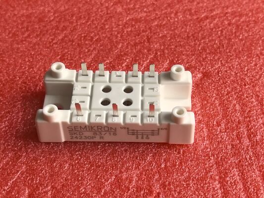 SKD83 16 1600V 83A ダブルダイオードモジュール 超低電圧前向き 急速な軟復元 高電波 高い電流 頑丈な隔離 EconoDUAL3 パッケージ 重用直線器と工業溶接用