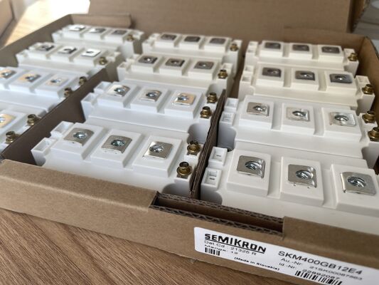 SKM400GB12E4 1200V 400A IGBTモジュール 低Vce(sat) 高短絡耐量 低スイッチング損失 高絶縁性 産業グレード モータードライブおよび産業用UPS向け