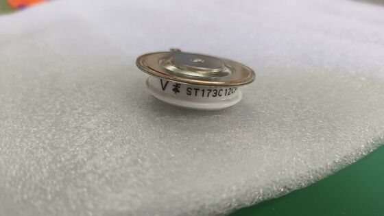 VS-ST303C12CFK0 1200V 300A IGBTモジュール 低Vce(sat) 低損失 高堅牢性 内蔵NTC 高速スイッチング 産業用ドライブおよびUPSインバータ用