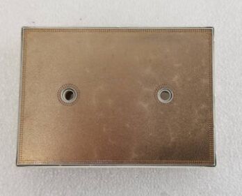 35ACC12F4V1 12V 3.5A 自動車用 PNP トランジスタ 低 VCE (sat) 250mV 高電流増強 SOT-223 パッケージ AEC-Q101 車両の負荷切り替えとモーター制御に適格