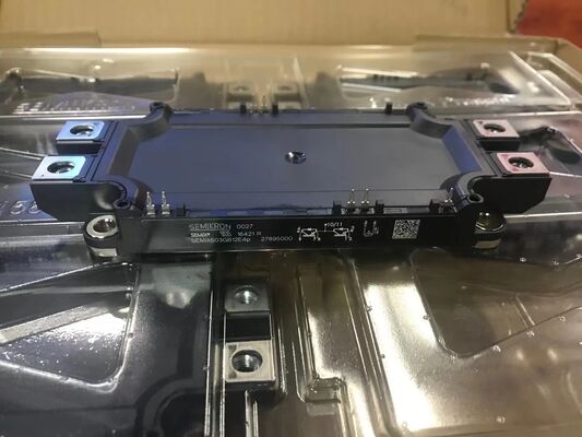 SEMIX603GB12E4P 1200V 600A IGBT モジュール 低 Vce ((sat) 高 ショート サーキット 頑丈性 低 切り替え 損失 高 隔離 工業 グレード 高功率 UPS と 工業 ドライブ
