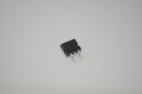 L7812CD2T 12V 1A 線形電圧調節器 固定出力 熱過負荷保護 短回路保護 電流制限 TO-263 パッケージ 地方電源規制